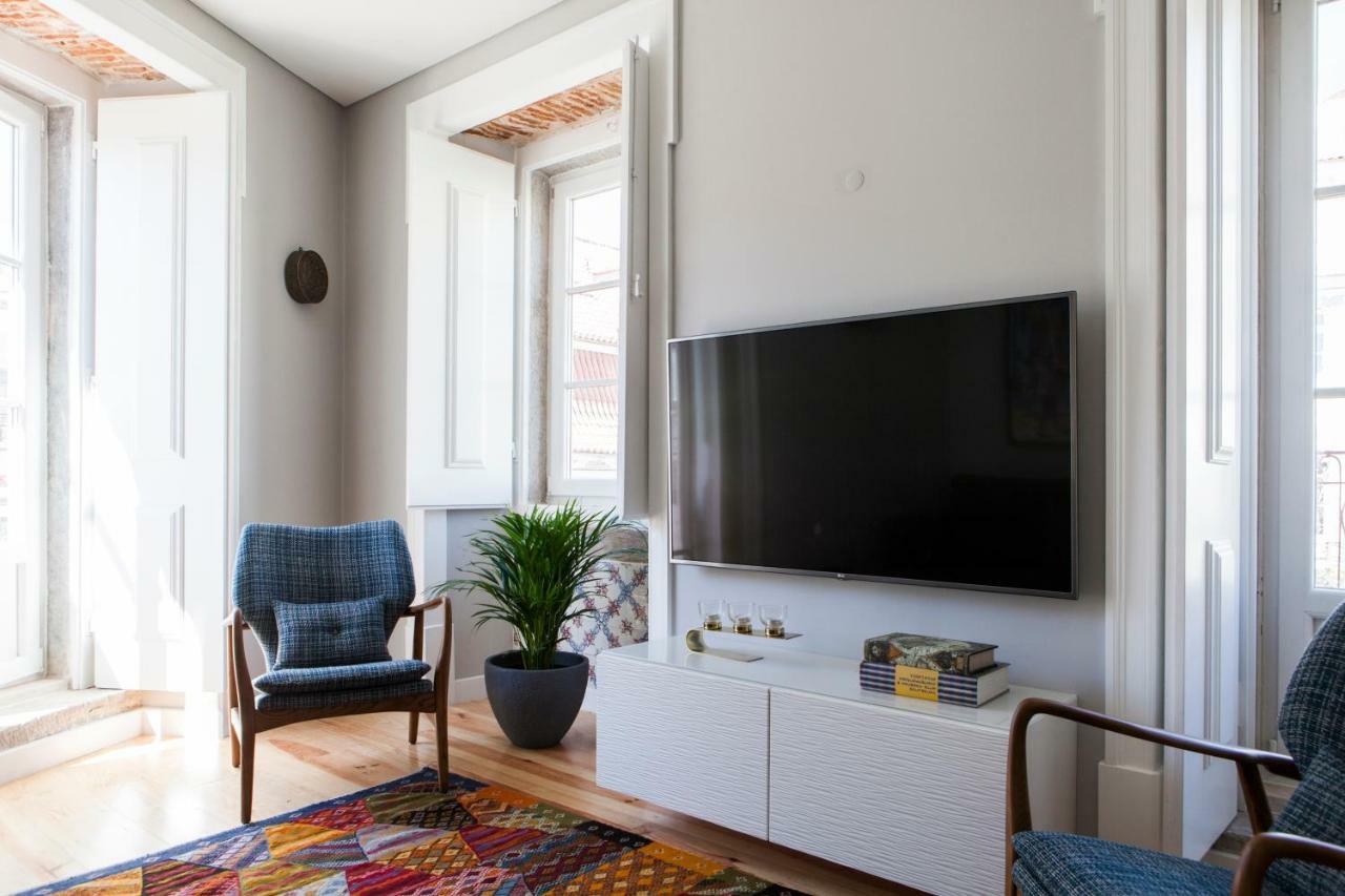 Alfama Sophisticate Flat With Balconies 2Bedrs 2Baths & Ac In 19Th Century Building Historic Center Lägenhet Lisboa Exteriör bild