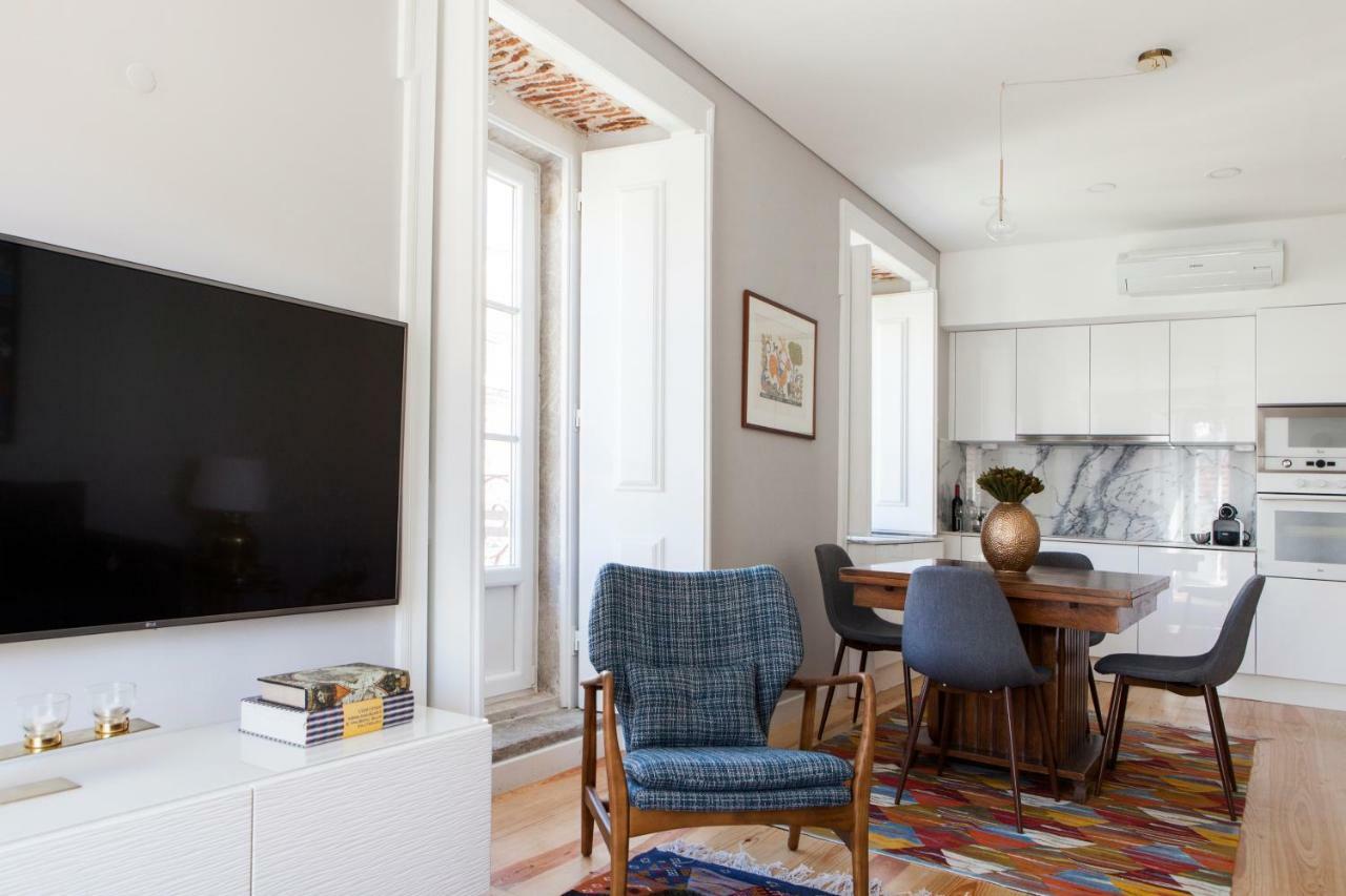 Alfama Sophisticate Flat With Balconies 2Bedrs 2Baths & Ac In 19Th Century Building Historic Center Lägenhet Lisboa Exteriör bild